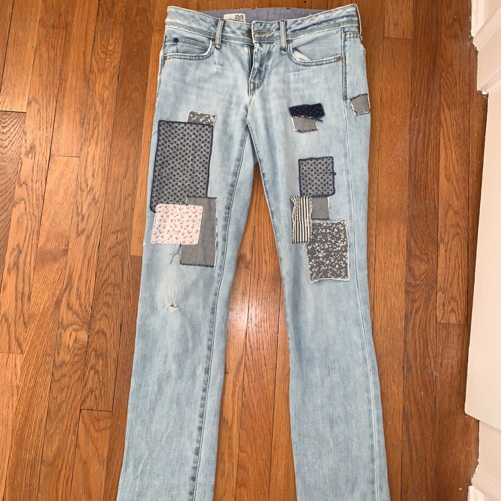 Low-cut Jeans with Patches